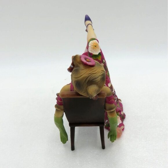 Margaret Le Van ALLEY CATS Katty Diva Cat on Chair Figurine 5" Tall - Picture 5 of 12